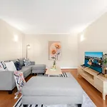 Bexley 5Br Near Train & Shpping With Pool 12Ppl First Floor