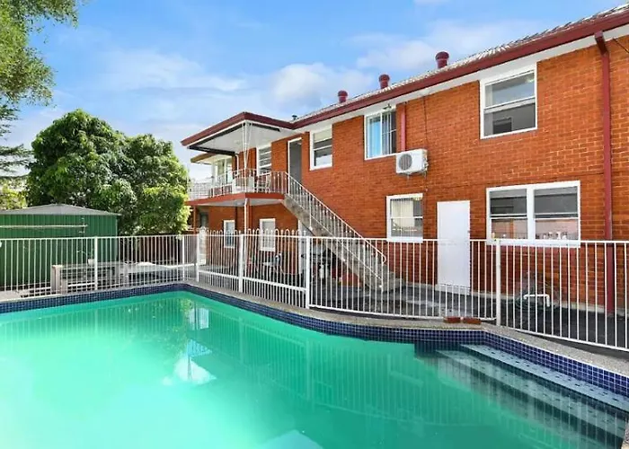 Bexley 5Br Near Train & Shpping With Pool 12Ppl First Floor